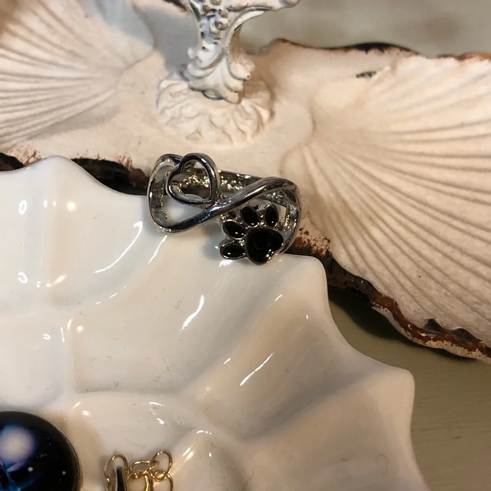 Vintage Style Trinket Dishes and Costume Jewelry Bundle Of Five New